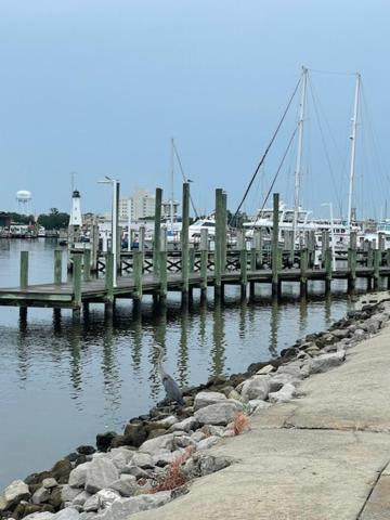 Feels Like Home Escape, 1/2 Mile To Beach Gulfport Esterno foto